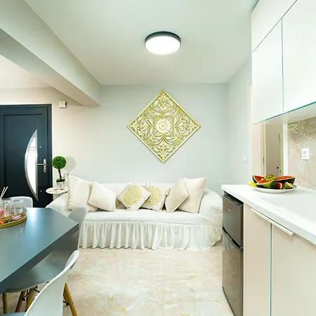 Apartment Foxy Summer House Alepou
